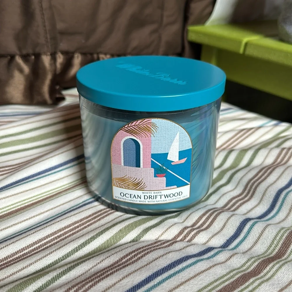White Barn Ocean Driftwood 3 Wick Candle